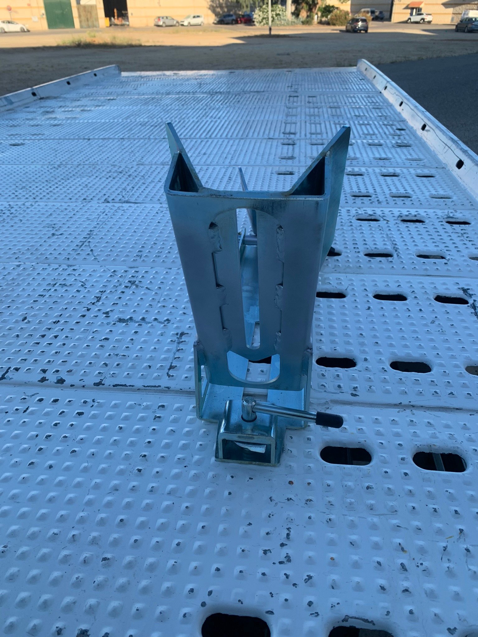 SOPORTE DE MOTOS CON TRINQUETE